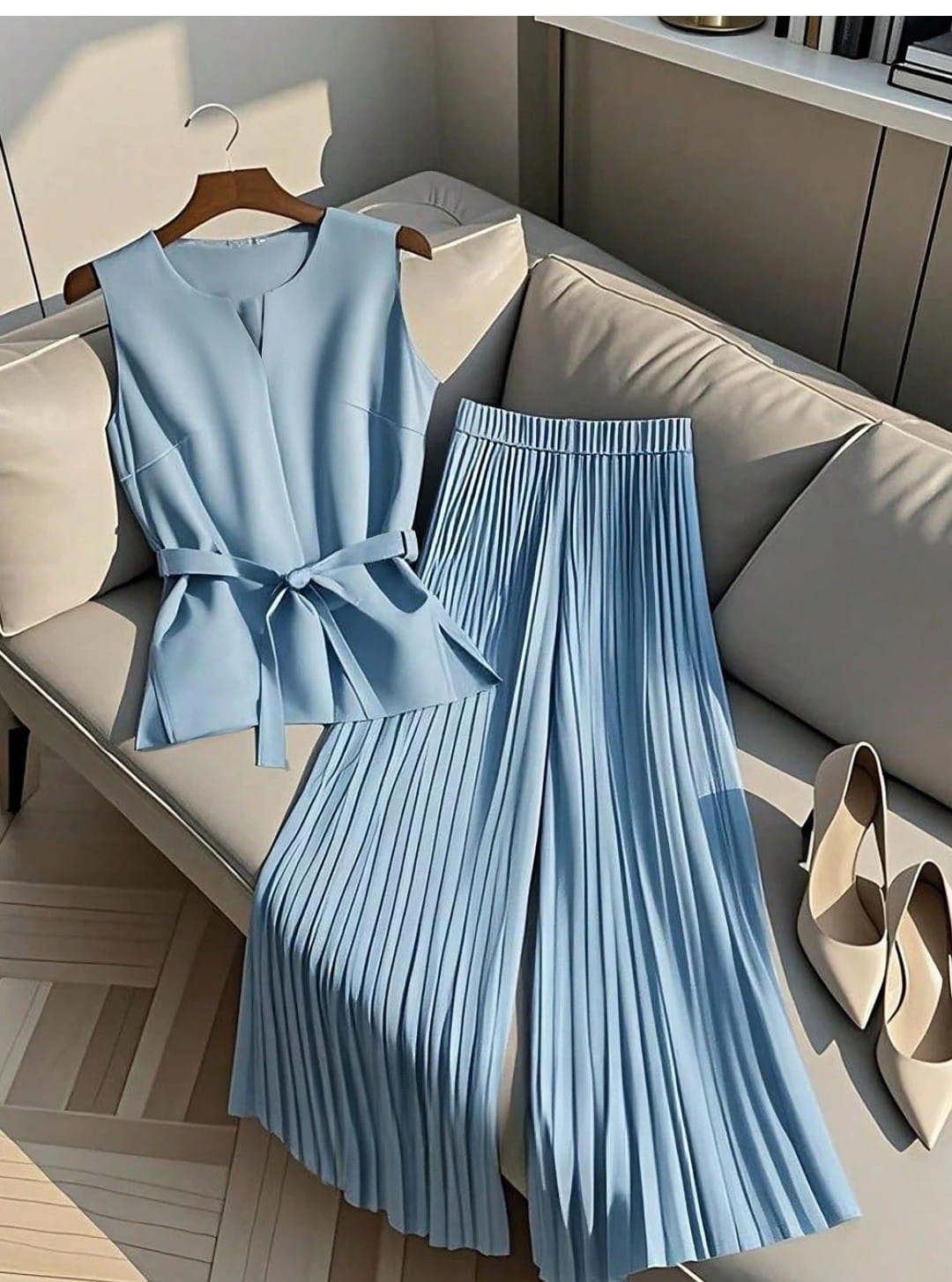 Casual waist belt sleeveless v-neck top co ord set